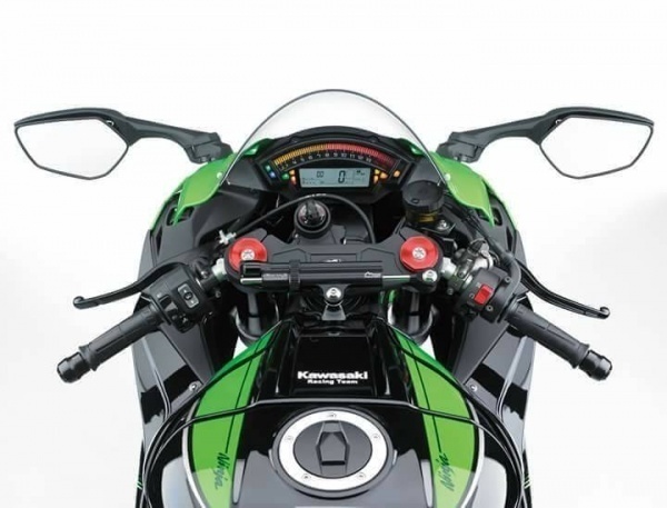 So sanh 2 sieu mo to Kawasaki ZX10R va Honda CBR 1000RR 2017 - 3
