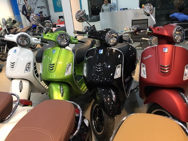 Dang gia xe Vespa GTS 300 2017 mau xe ga cao cap cua Piaggio - 8