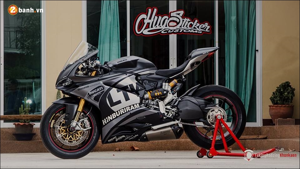 Ducati 1299 độ tạo dáng cực đẹp cùng tem đấu thể thao