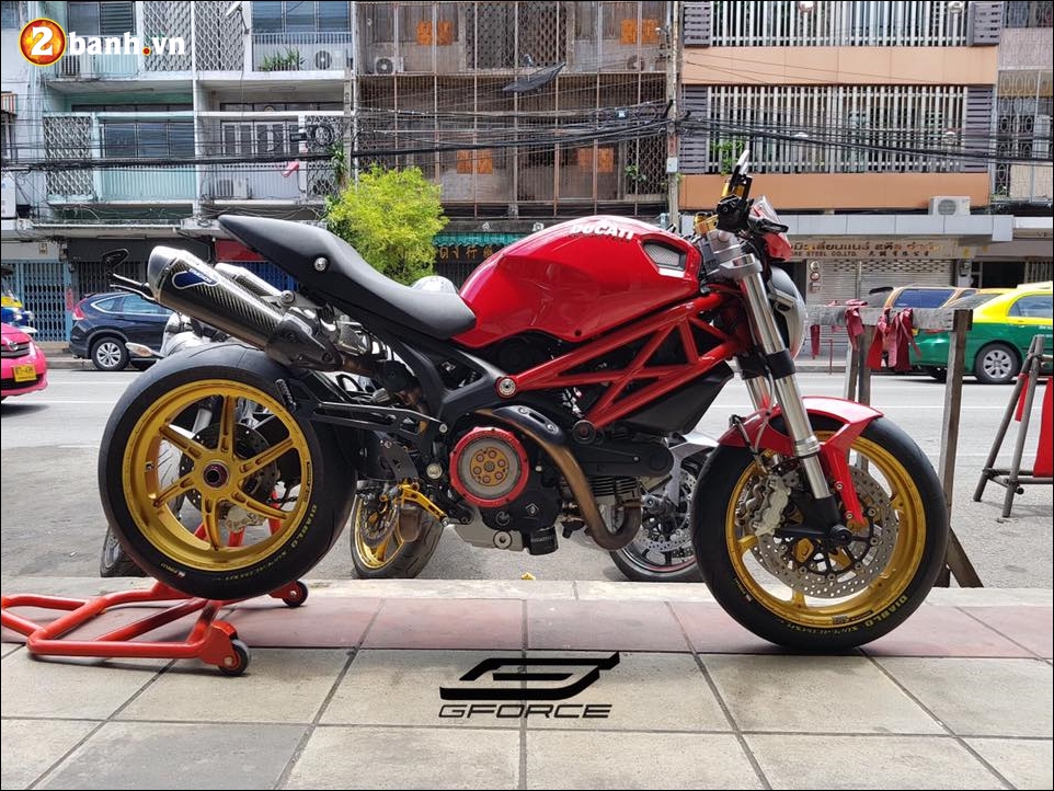 Ducati Monster 795 do noi bat cung mam OZ Racing - 2