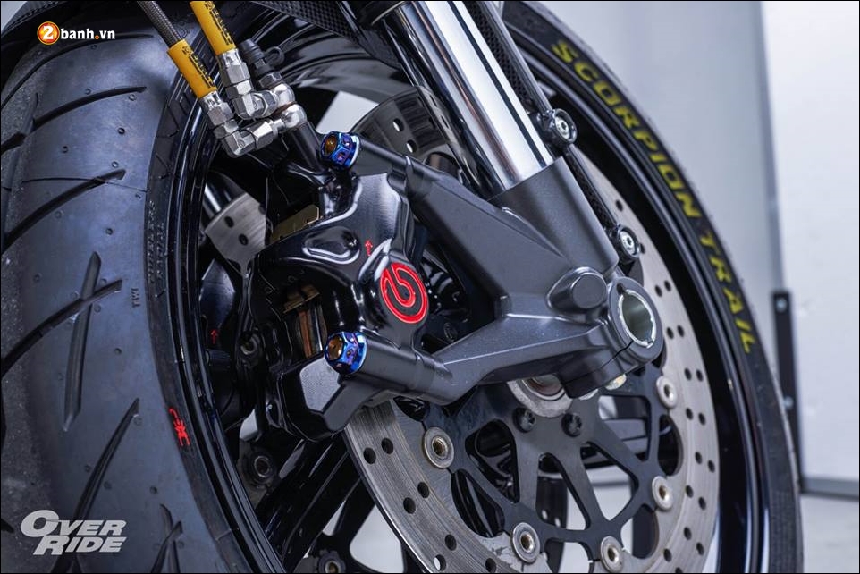 Ducati Monster 795 do tao bao cung y tuong Black Demon - 11
