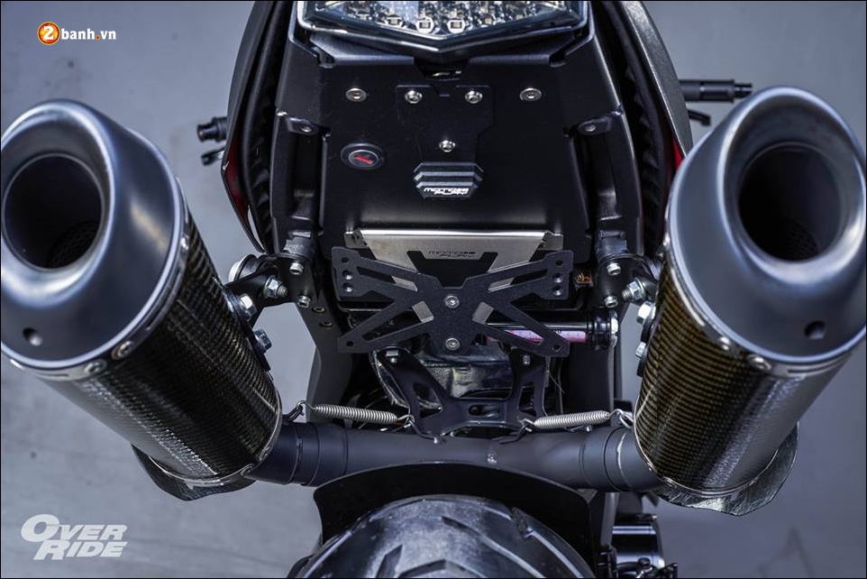 Ducati Monster 795 do tao bao cung y tuong Black Demon - 16