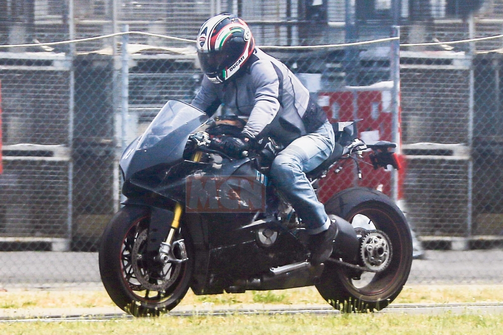Ducati V4 Superbike lo dien truoc ngay ra mat - 4