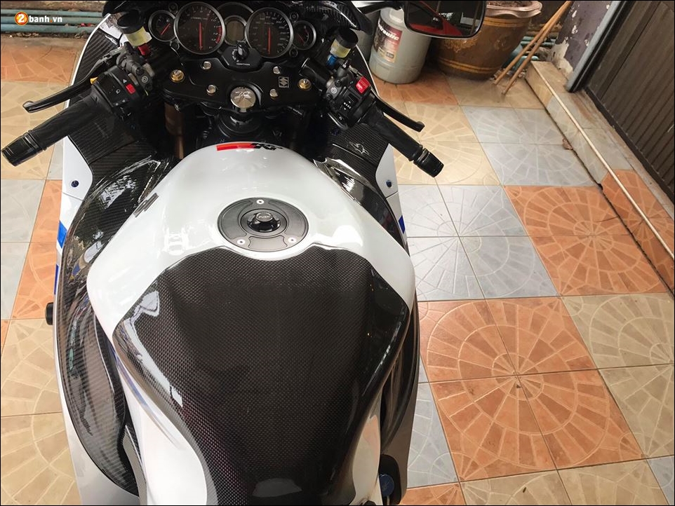 Suzuki Hayabusa do than gio hao nhoang qua cong nghe Carbon - 5