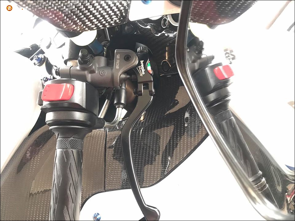 Suzuki Hayabusa do than gio hao nhoang qua cong nghe Carbon - 7