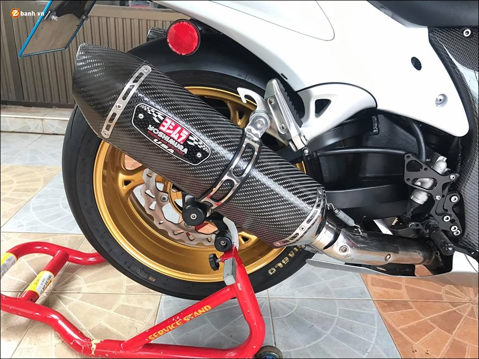Suzuki Hayabusa do than gio hao nhoang qua cong nghe Carbon - 11