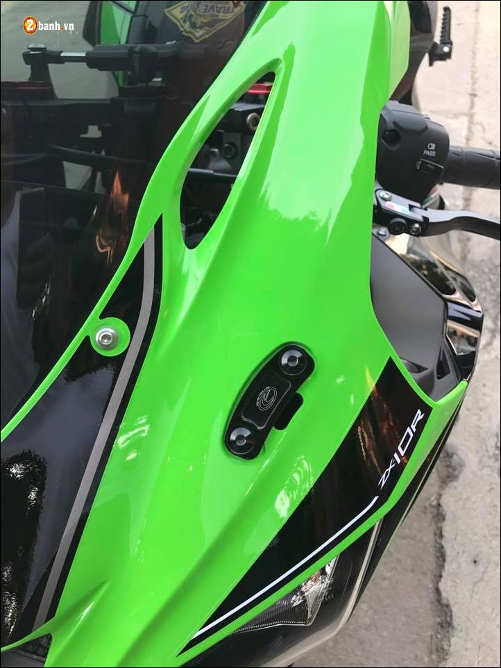 Kawasaki Ninja ZX10R do nang cap nhe cung trang bi toi tan - 5