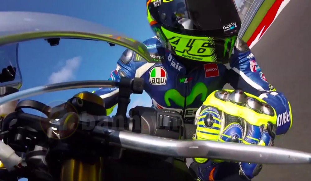 Valentino Rossi chay thu chiec R1M khi chua hoi phuc tinh trang suc khoe - 2