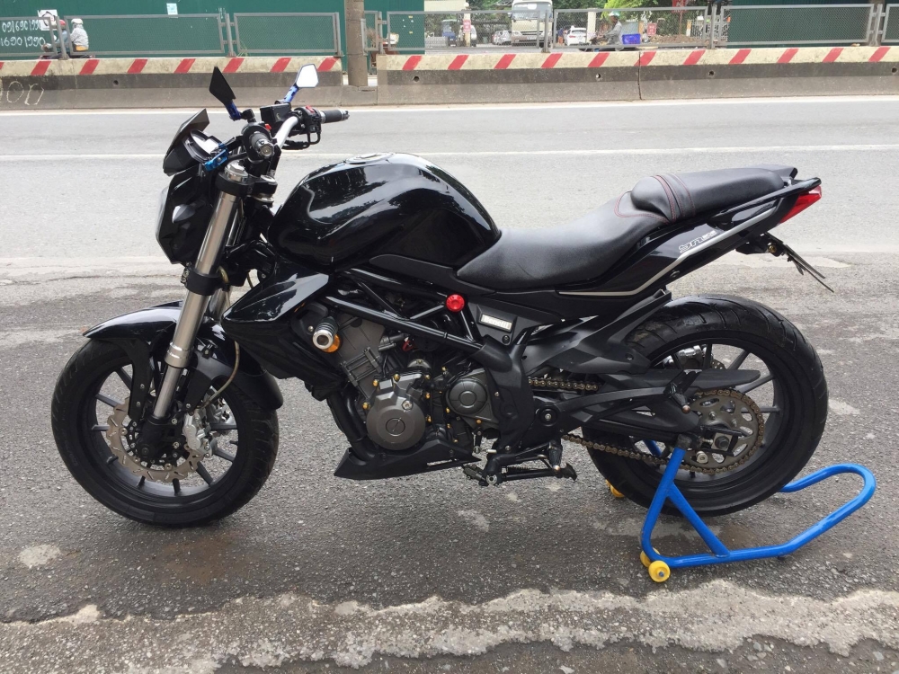 Ban Benelli 302 HQCN 2015 den bong khoe khoan