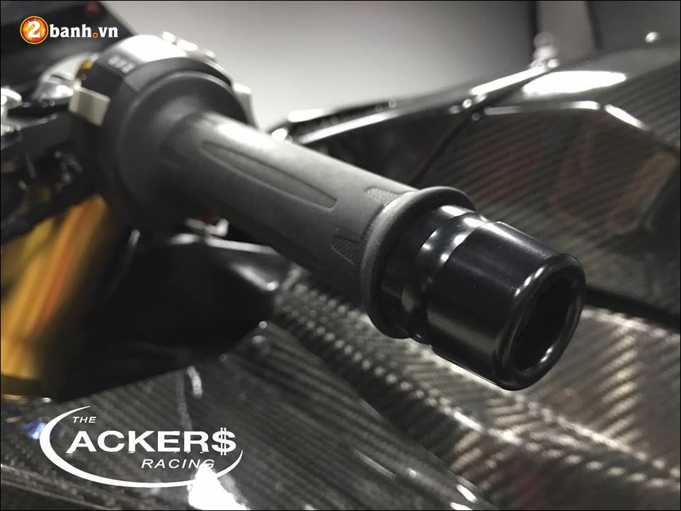 BMW S1000RR ban nang cap cong nghe khac khe den tu The Ackers Racing - 6