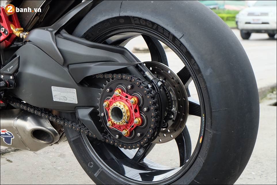 Ducati 1199 Panigale Superbike cong nghe mang danh hieu Born to Race - 7
