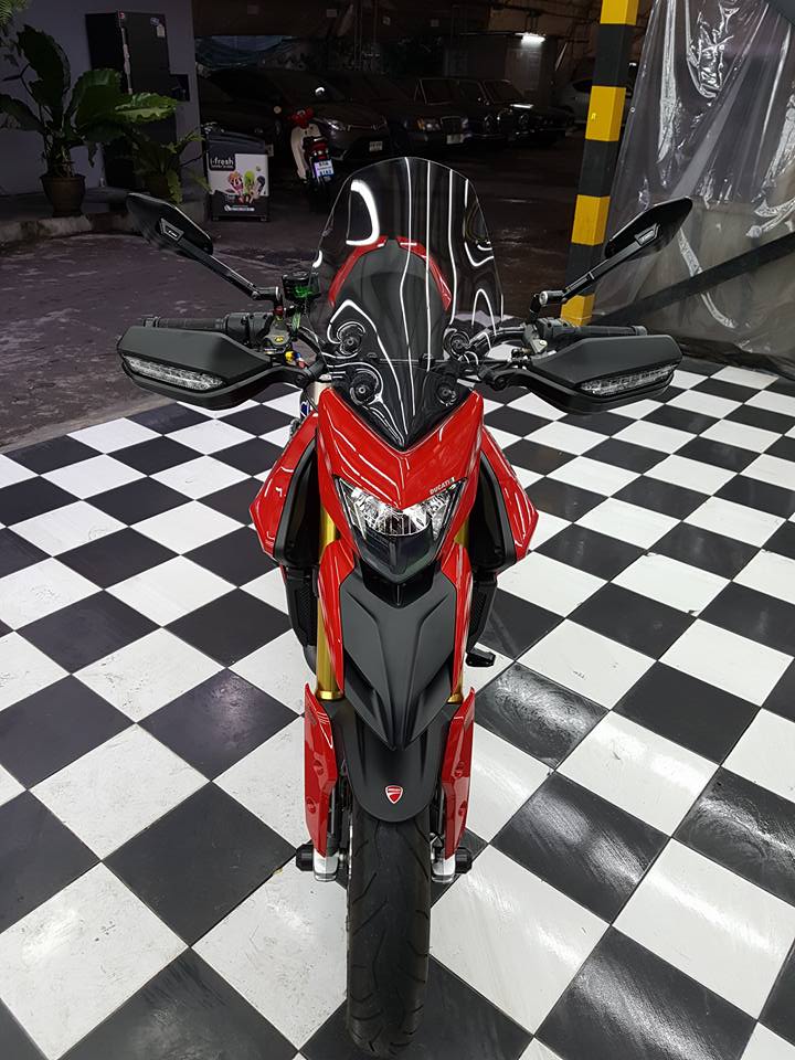 Ducati Hypermotard 939 do Sieu xe Da zi nang hoan hao cung trang bi Touring - 3
