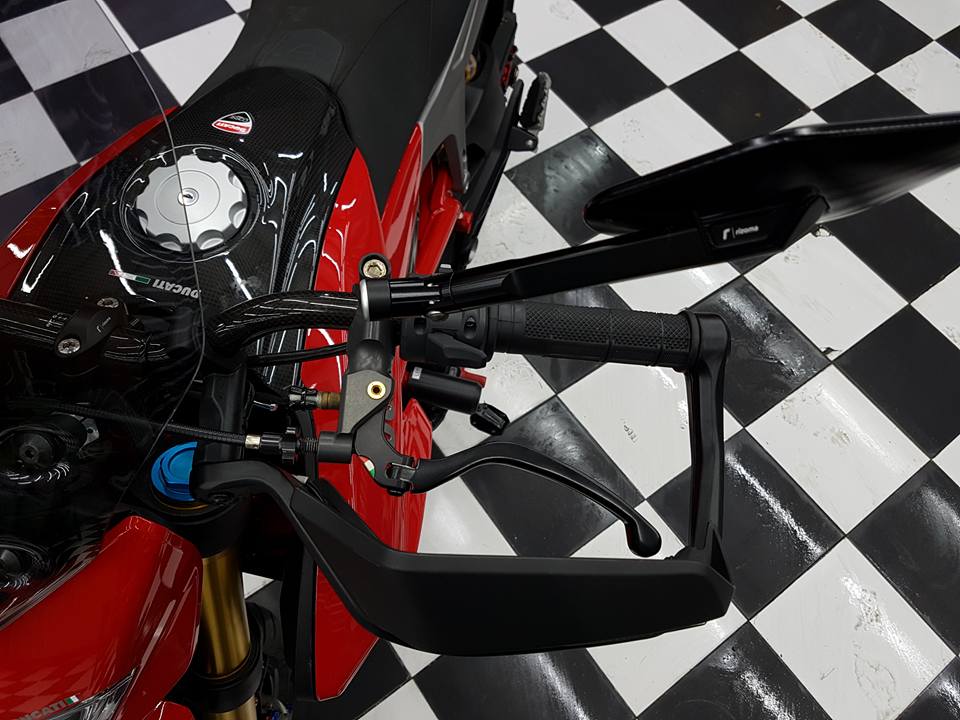 Ducati Hypermotard 939 do Sieu xe Da zi nang hoan hao cung trang bi Touring - 5