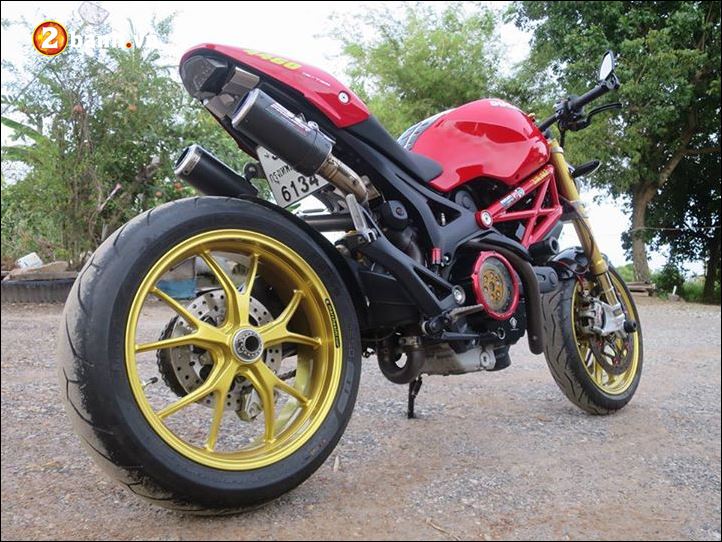 Ducati Monster 796 Quai vat hoan hao trong goi do full option - 14