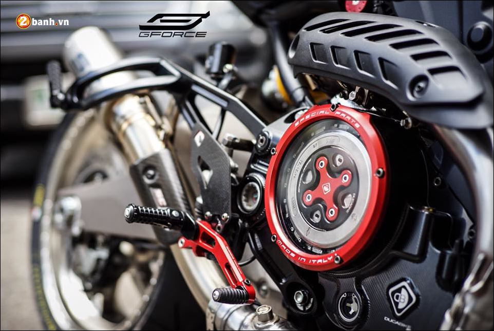 Ducati Monster 821 cuong hoa thanh cong qua dan chan sieu nhe - 8