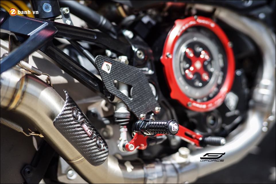 Ducati Monster 821 cuong hoa thanh cong qua dan chan sieu nhe - 9