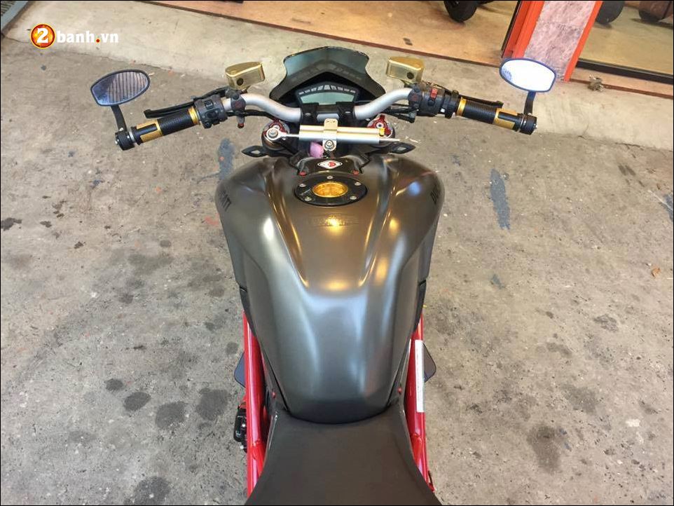 Ducati Streetfighter S ve dep lanh lung tu ke ngu tri duong pho