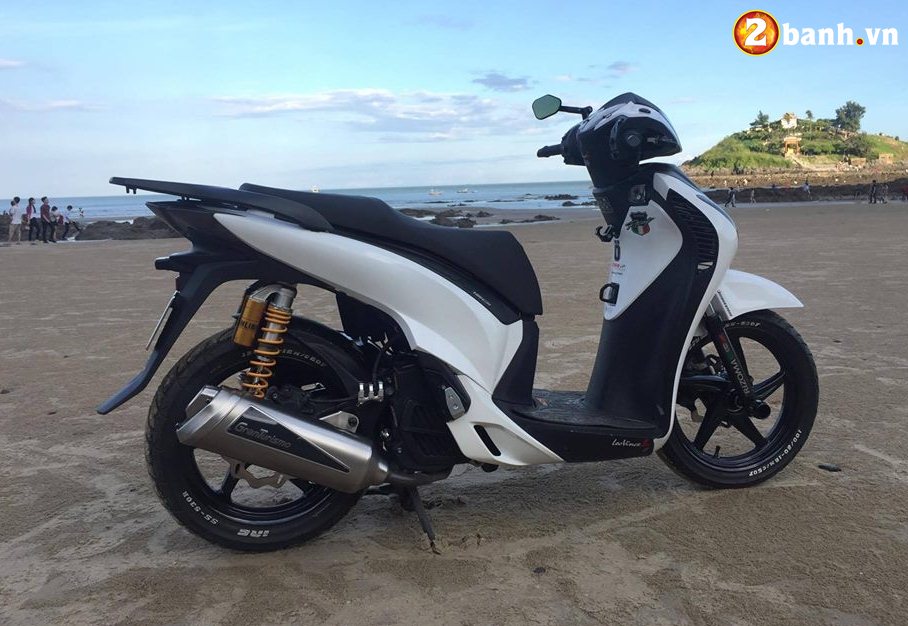 Honda SH do an tuong voi do choi hang hieu cua biker Vung Tau - 3