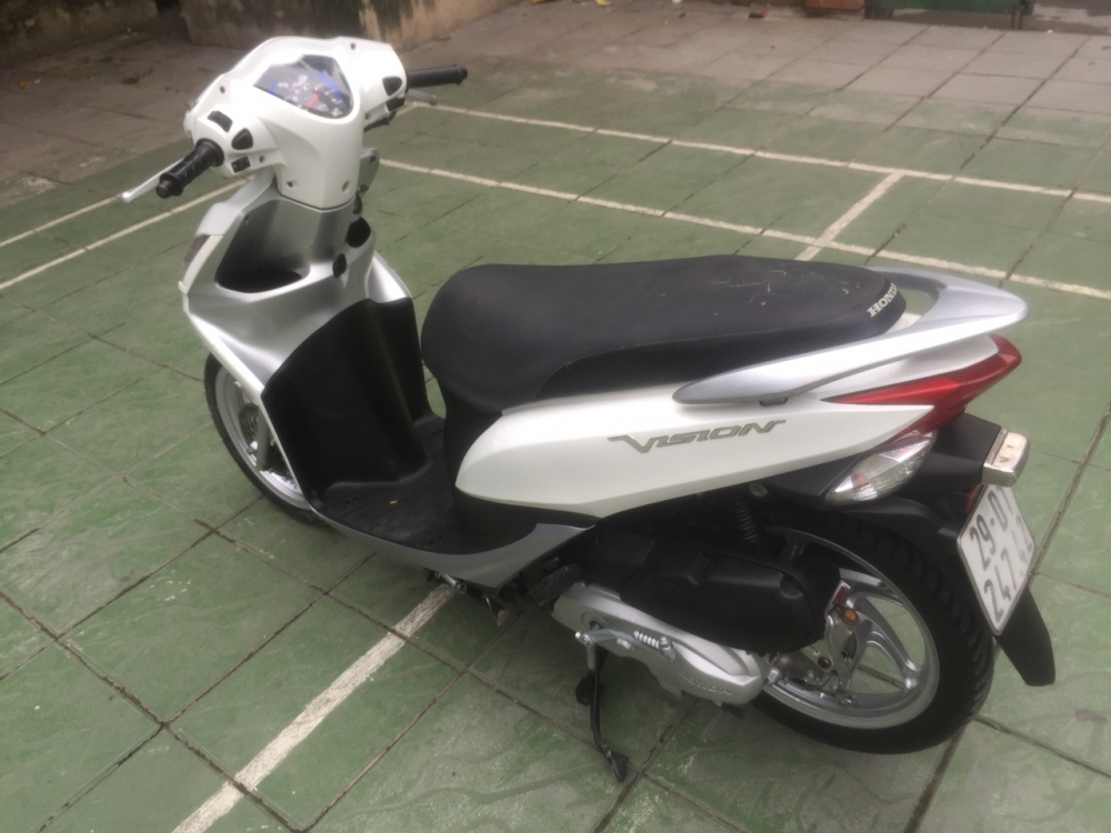 Honda Vision mau trang 2013 bien 29D1 24742 - 4