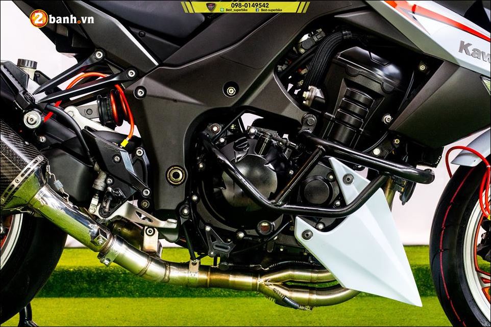 Kawasaki Z1000 Nakebike than thanh dung nghia ngay tu thuo khai sinh - 16