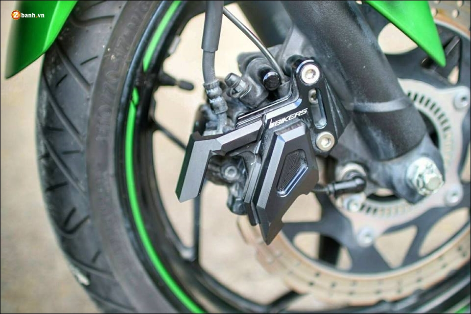 Kawasaki z300 độ- nakedbike mang phong cách z-series dữ tợn với đôi mắt hoang dại