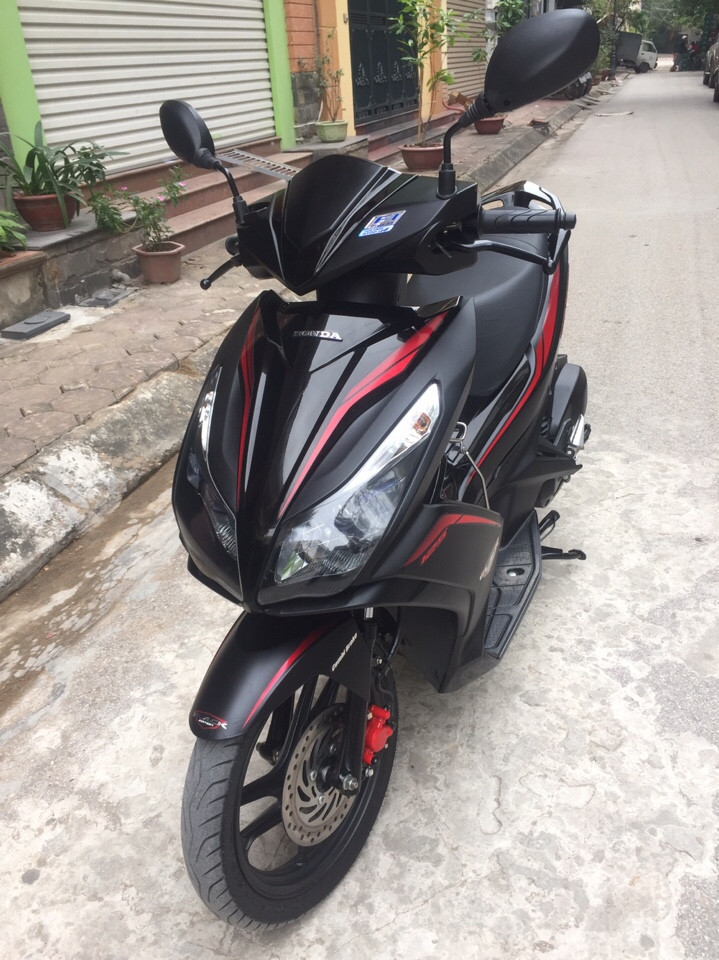 Rao ban Honda Air blade 125fi Black Edition 2015 den mo moi 95 - 5