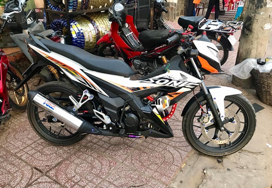 Sonic 150R do don gian dep den la ki cua biker Tay Ninh - 3