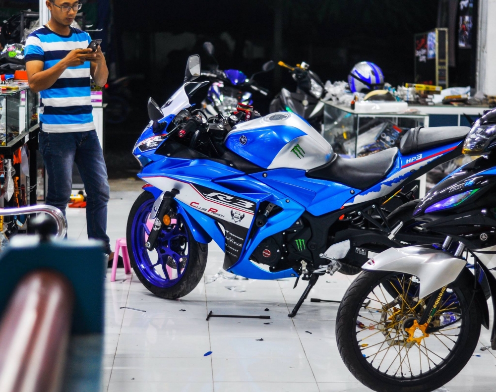 Tem Xe Yamaha YZF R3 Cao Cap Sieu Sang Chanh mat 12 tieng de hoan thanh - 6