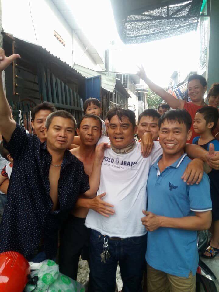 Thanh nien chay Exciter 150 da xe so nho khi gap phai doi hiep si - 7