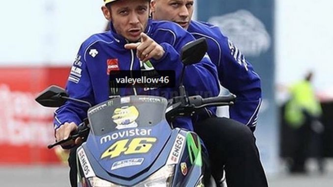 Valentino Rossi su dung Yamaha NMAX 155 tren duong dua o Uc - 2