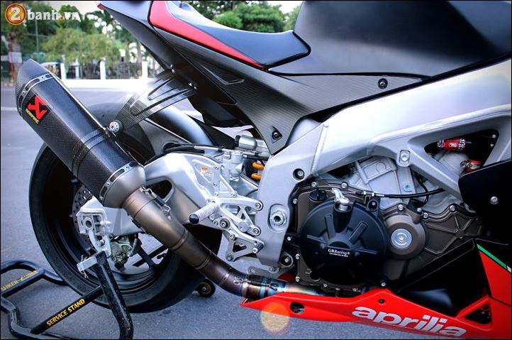 Aprilia rsv4 Factory APRC ve dep tu Superbike cong nghe phien ban Limited - 7
