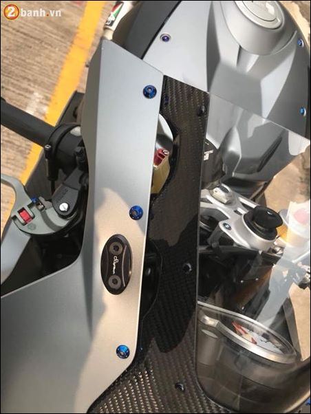 BMW S1000RR ve dep tram tinh qua tong mau xam nham - 5