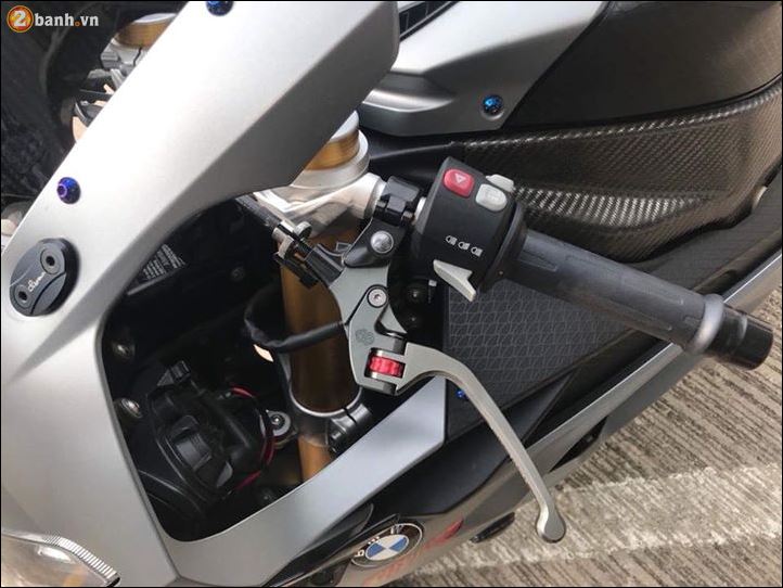 BMW S1000RR ve dep tram tinh qua tong mau xam nham - 7