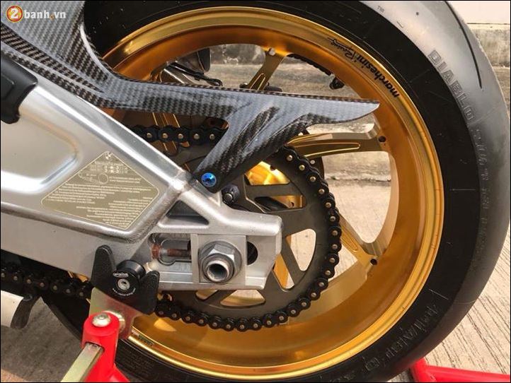 BMW S1000RR ve dep tram tinh qua tong mau xam nham - 13
