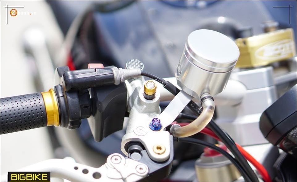 Ducati Monster 1100 EVO ban nang cap tu thanh vien gia dinh Quai Vat - 7