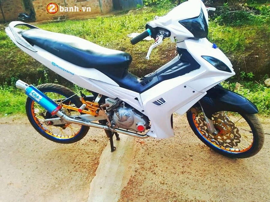 Exciter 135 do phong cach cop day manh me cua Biker Malaysia - 3