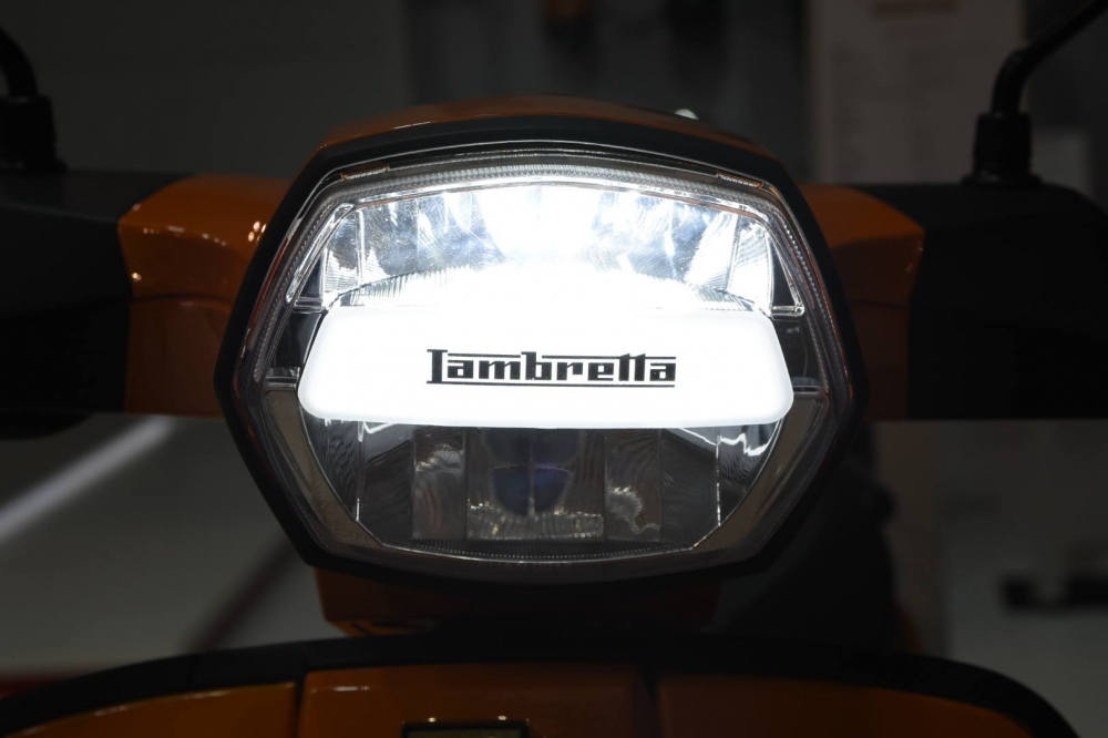 Lambretta VSpecial 2018 huyen thoai lang scooter hoi sinh - 4