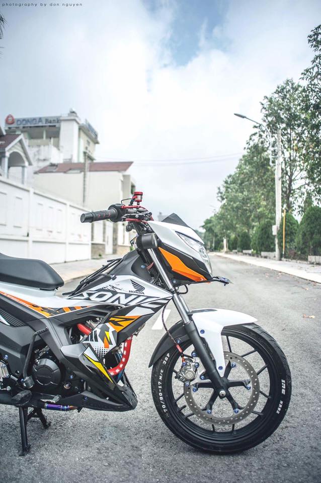 Sonic 150 do chat ngat ngay voi loat do choi cua biker Tay Ninh - 5