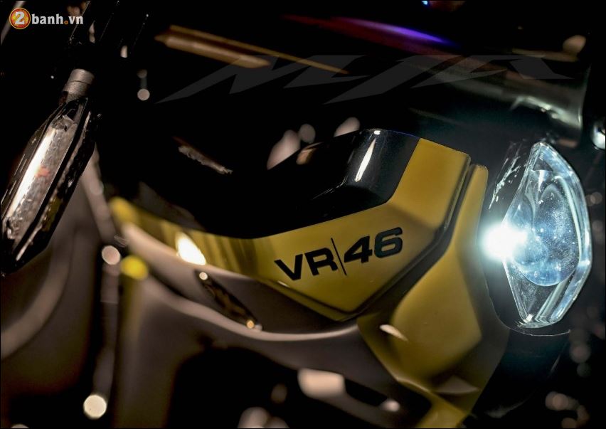 Yamaha XJR1300 mon qua dac biet danh rieng cho Valentino Rossi mang ten Mya - 4