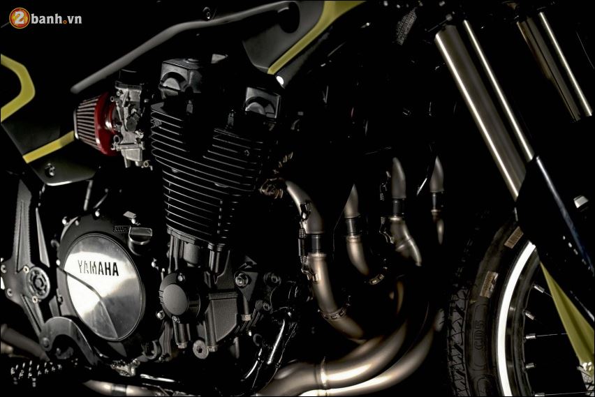 Yamaha XJR1300 mon qua dac biet danh rieng cho Valentino Rossi mang ten Mya - 10