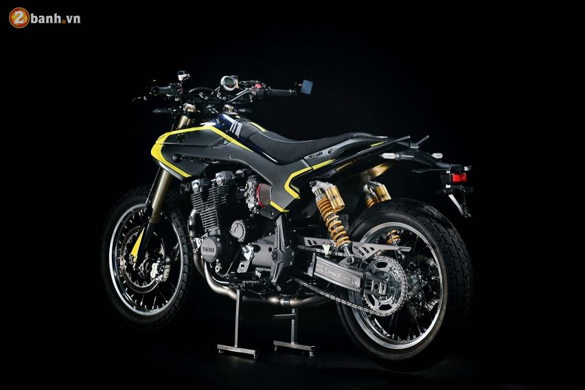 Yamaha XJR1300 mon qua dac biet danh rieng cho Valentino Rossi mang ten Mya - 16