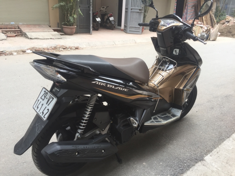 Can ban Honda Airblade 125 fi vang den 2015 con moi chinh chu 33tr800 - 3