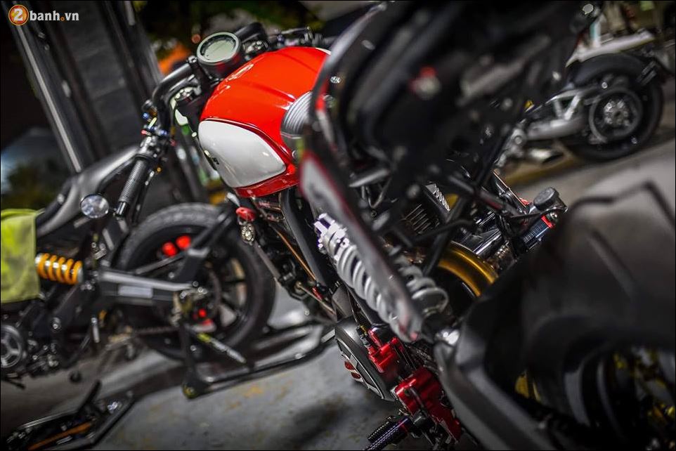 Ducati Scrambler Cafe racer Quai vat hinh thanh tai xuong do Mugello - 12