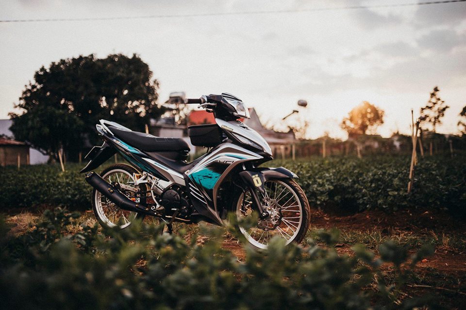 Exciter 135 do sieu dep khoe dang giua canh dong chieu Da Lat - 3