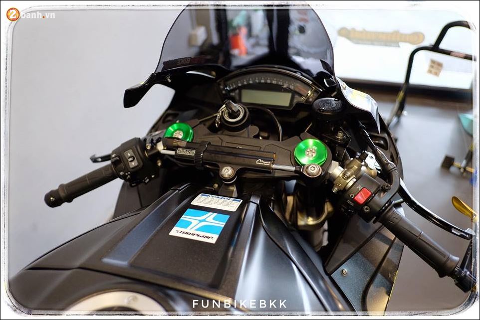 Kawasaki ZX10R ve dep uy nghi tu Superbike hang dau giai dua WSBK - 8