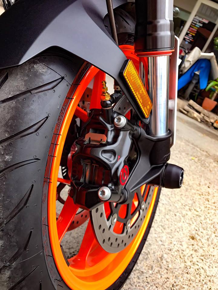 KTM 1290 Con loc mau da cam do cuc khung tu Biker Viet - 10