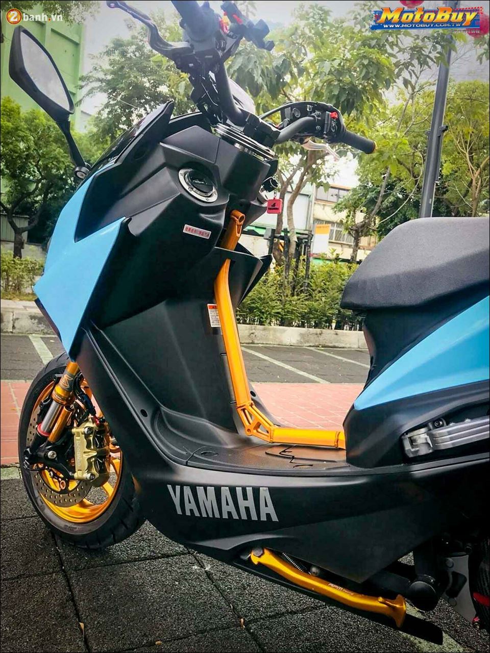 Yamaha Force 155 ban do Scooter dam chat choi tu Biker xu Dai - 5