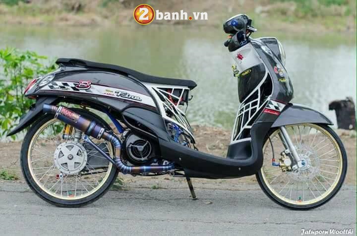 Yamaha Mio Classico do full Carbon cua Biker nuoc ban - 3