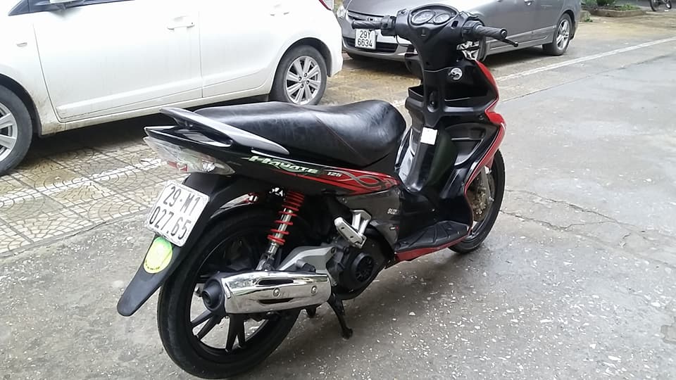 Ban xe Suzuki Hayate 125cc bien Ha Noi mau do den 2k11 - 2