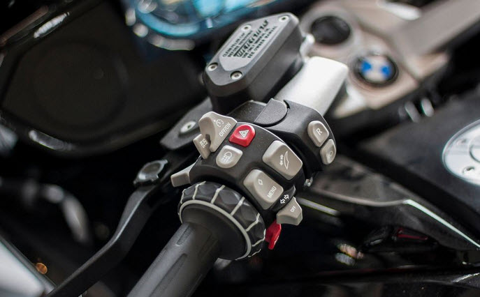 BMW K1600B 2018 dau tien cap cang Sai Gon voi gia 125 ty dong - 4